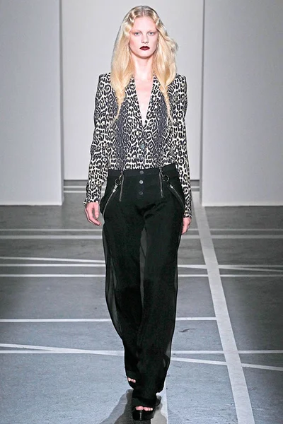 Look 8